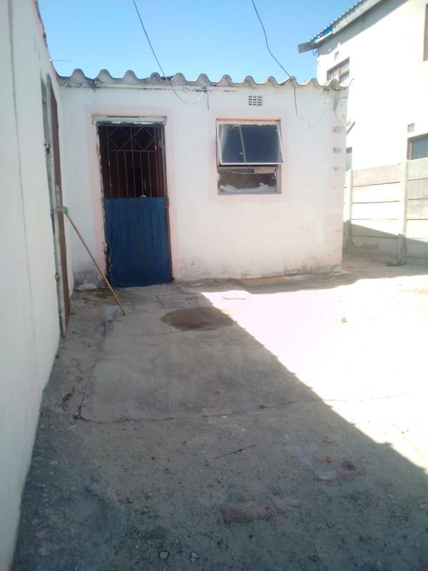 1 Bedroom Property for Sale in Crossroads Western Cape